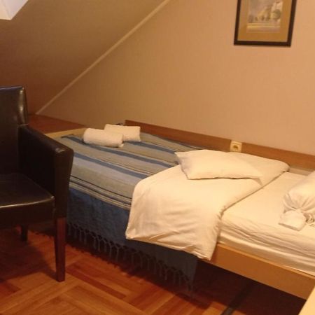 Car Royal Apartments And Rooms Novi Sad Ngoại thất bức ảnh