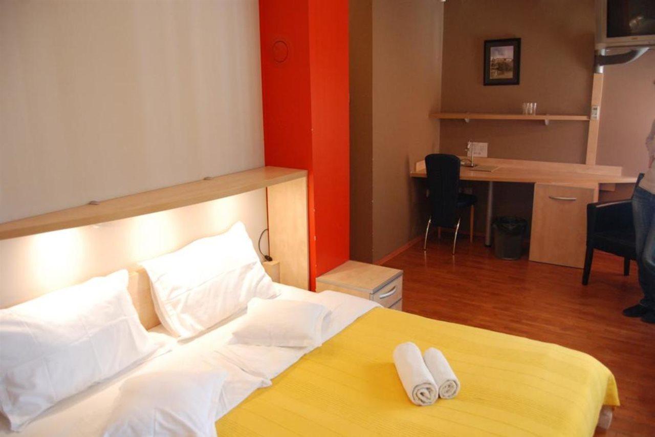 Car Royal Apartments And Rooms Novi Sad Ngoại thất bức ảnh
