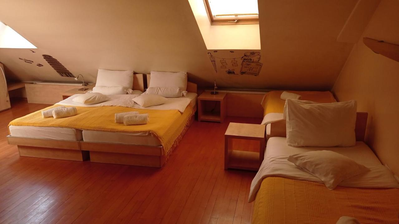 Car Royal Apartments And Rooms Novi Sad Ngoại thất bức ảnh