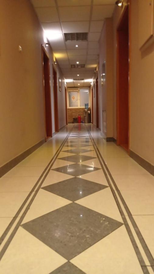 Car Royal Apartments And Rooms Novi Sad Ngoại thất bức ảnh