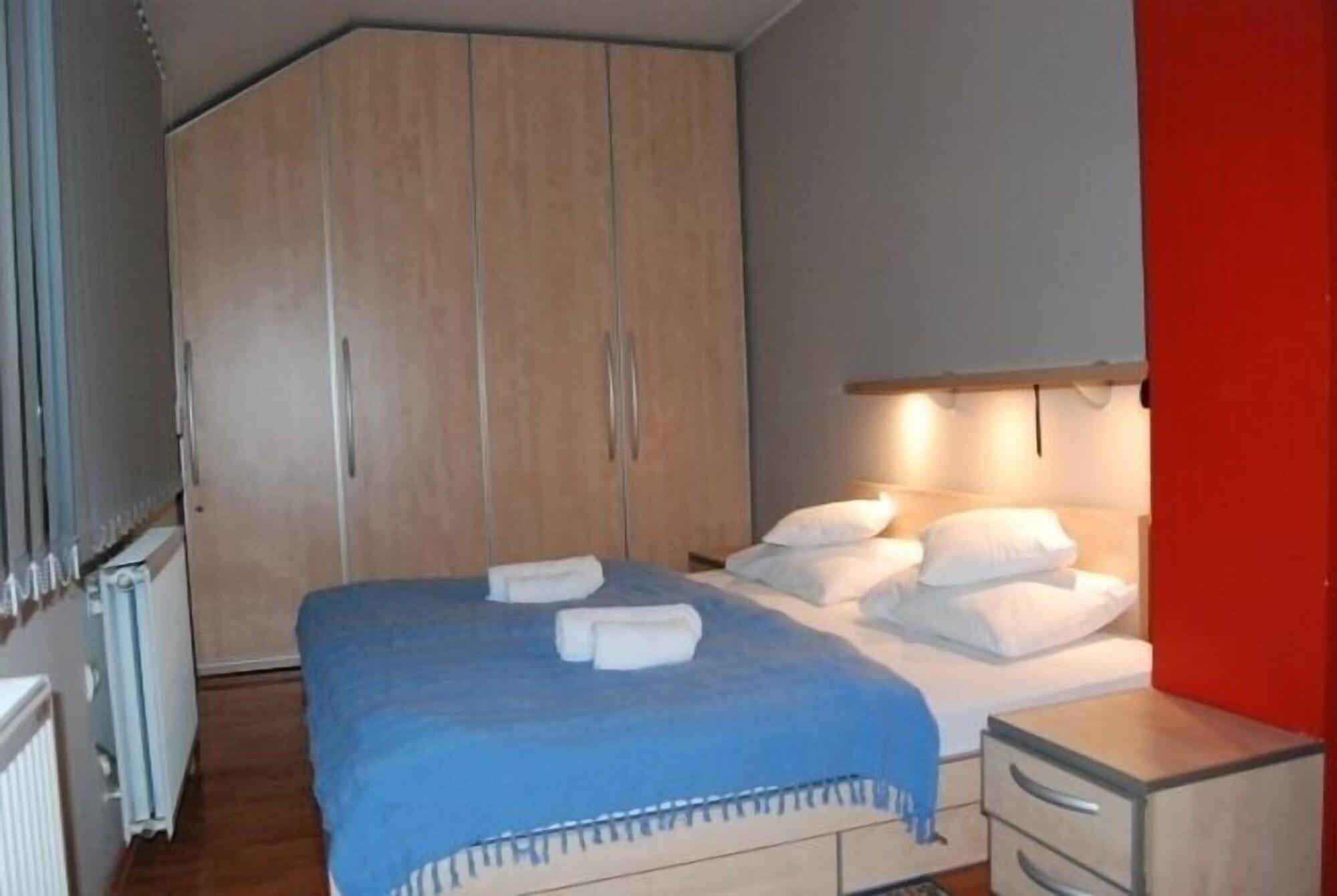 Car Royal Apartments And Rooms Novi Sad Phòng bức ảnh